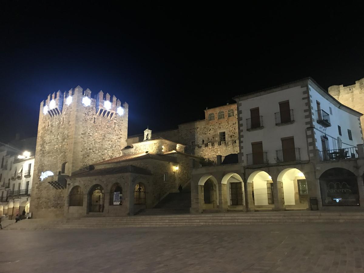 Adama Apartamento Turistico Caceres Luaran gambar