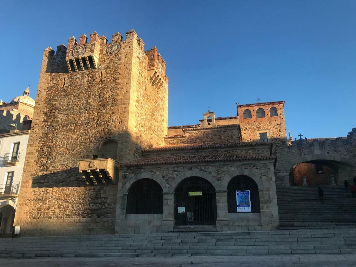 Adama Apartamento Turistico Caceres Luaran gambar