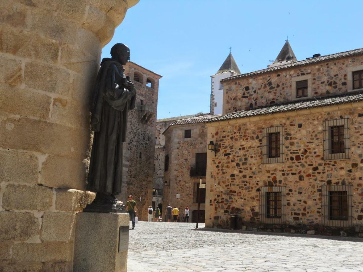 Adama Apartamento Turistico Caceres Luaran gambar